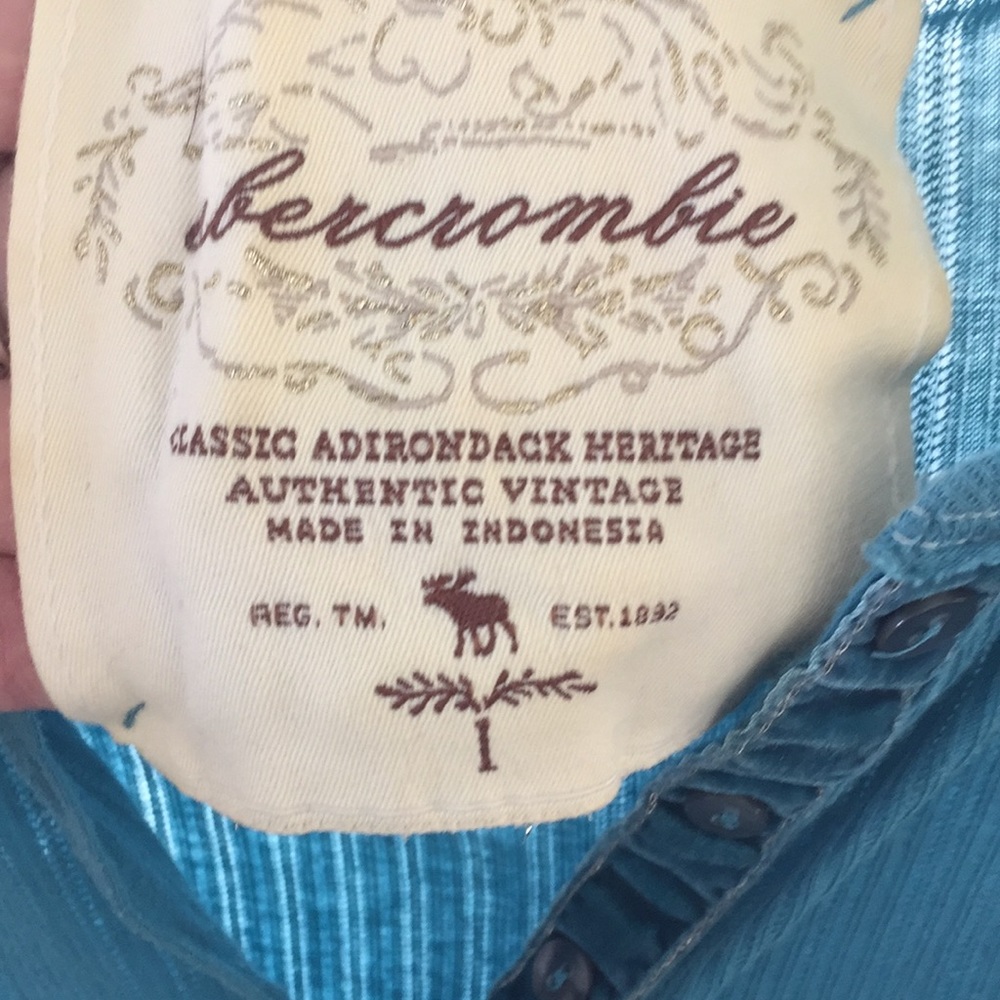 Size 1 top - Picture 3 of 3
